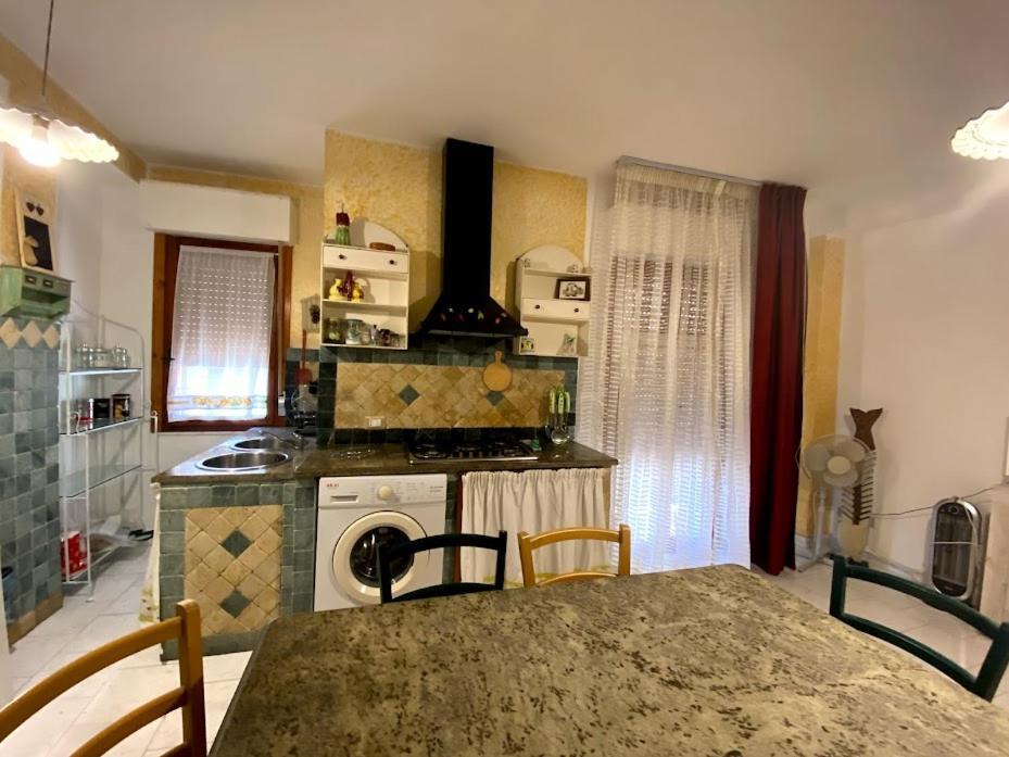 Casa Vacanze Margherita Porto Torres Exterior photo
